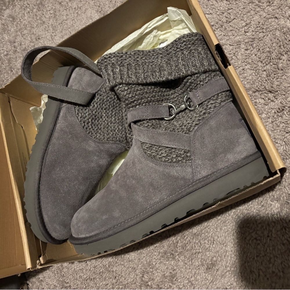 Uggs!🩶🩶